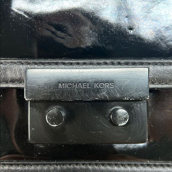 6193 Michael Kors Callie frame out patent leather crossbody - Picture 10 of 11